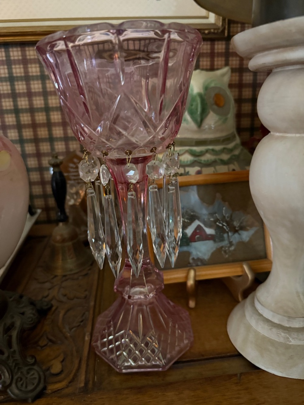 2 vintage pink glass mantel luster, faceted design & hang crystal prisms - Picture 2 of 2